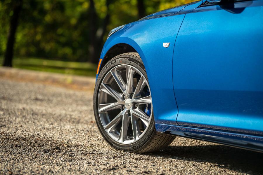 Детали экстерьера Cadillac CT5 350T 2019 года  (фото 32 из 40)
